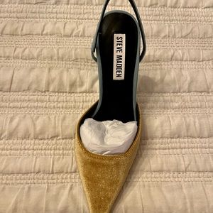 Steve Madden velvet sling back heels size 6